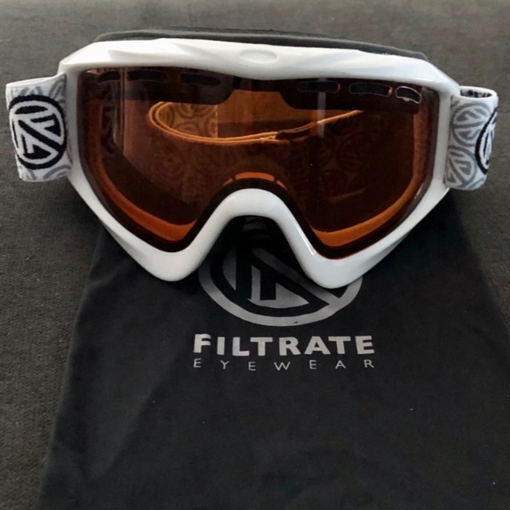 Brand New Filtrate Dual Lens Snow Goggles - Youth
